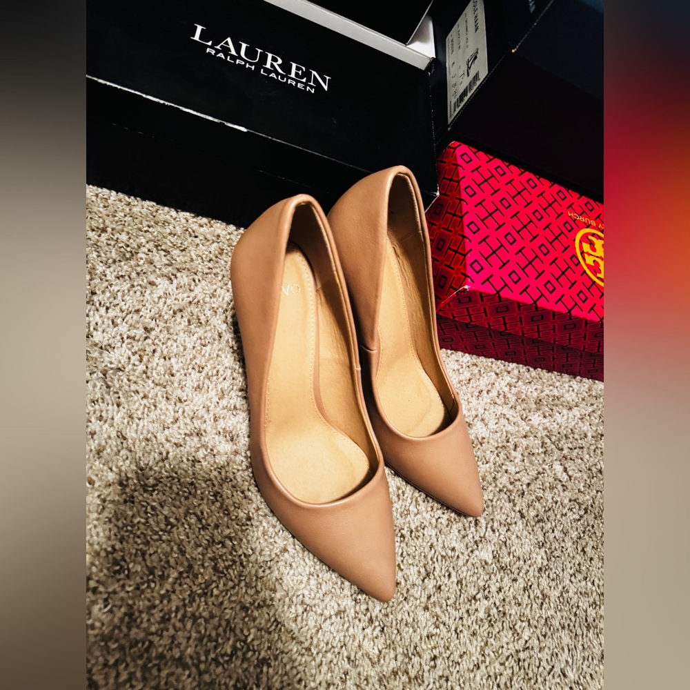 Company: nova from Australia 
Product: heels
size: 37 
Condition: never worn